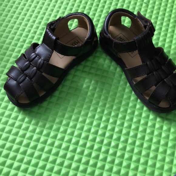 Sandals - Picture 2 of 4